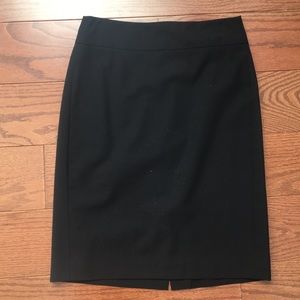 Banana Republic Black stretch pencil skirt EUC!